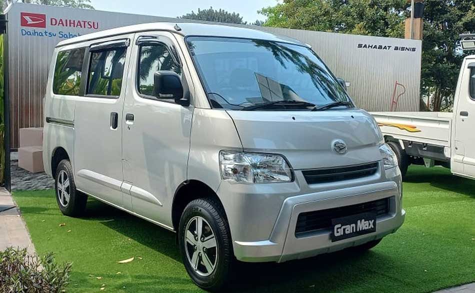 Daihatsu Grandmax vs APV